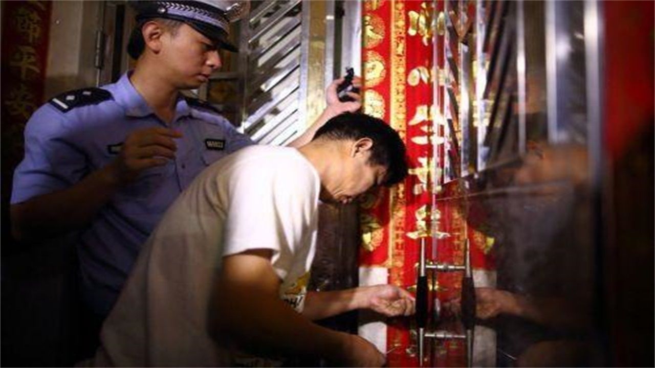 绵阳请开锁师傅开了锁后，师傅